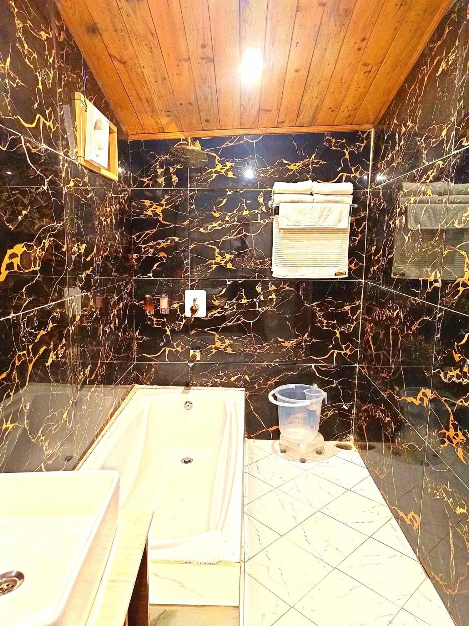 Aaroham Resort Shimla ! Luxury Cottage By Aamod Group Zimmer foto